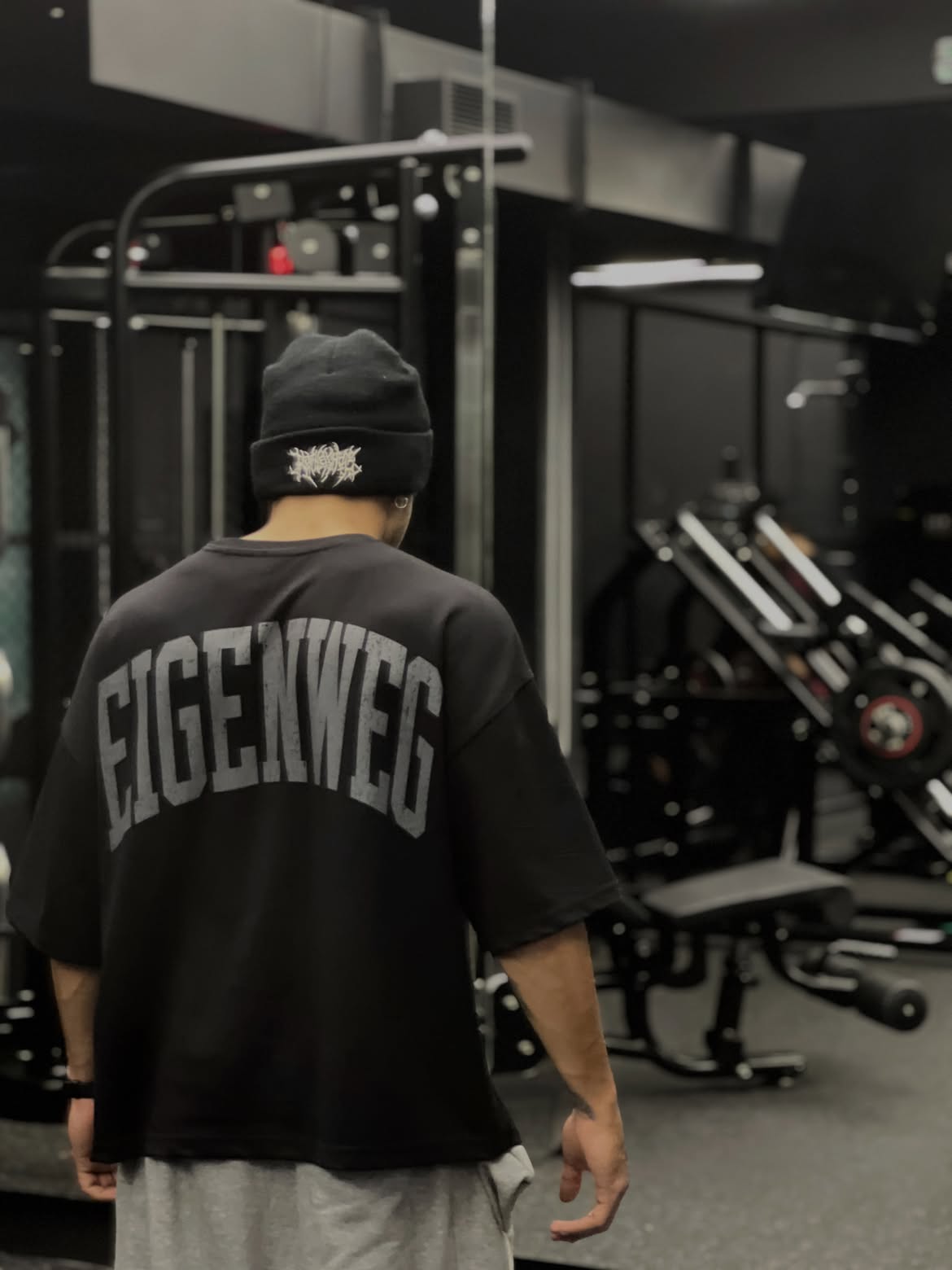 EIGENWEG Heavyweight Oversized Graphic T-Shirt - perspective 2